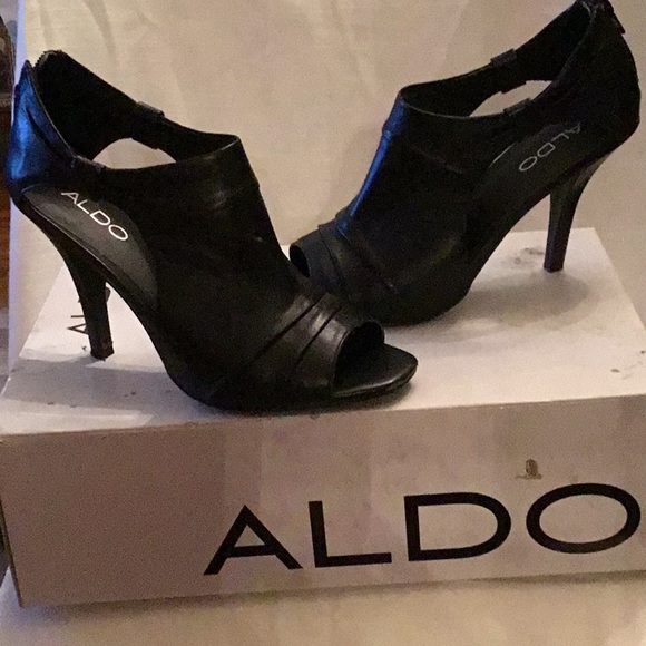 Open toe Black Heel - Picture 3 of 4